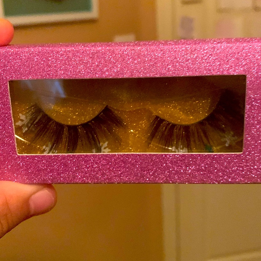 Christmas eyelashes